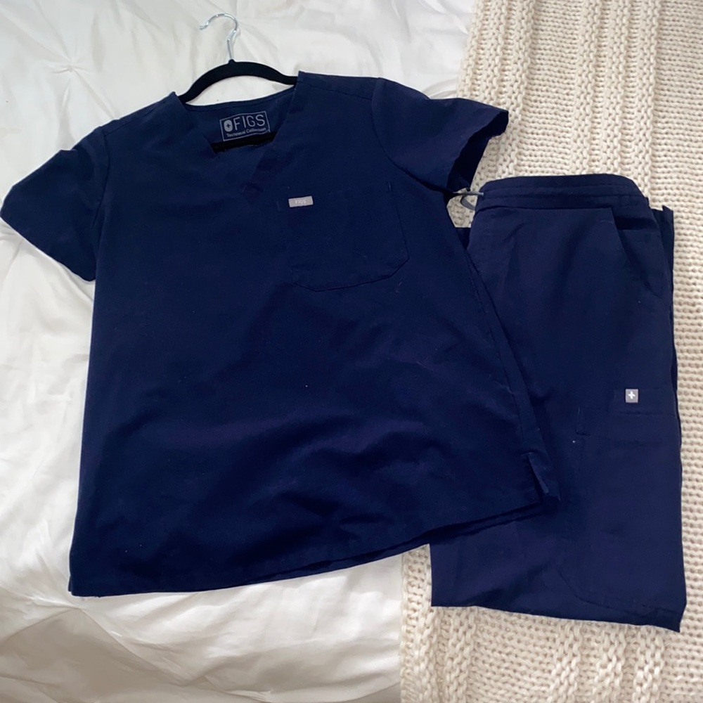Figs Scrub Set (Navy) Catarina Top & Yola Pants